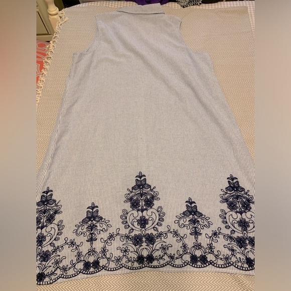 Plus blue & white striped dress with gorgeous navy embroidery. Button front. 5X. - Picture 2 of 6